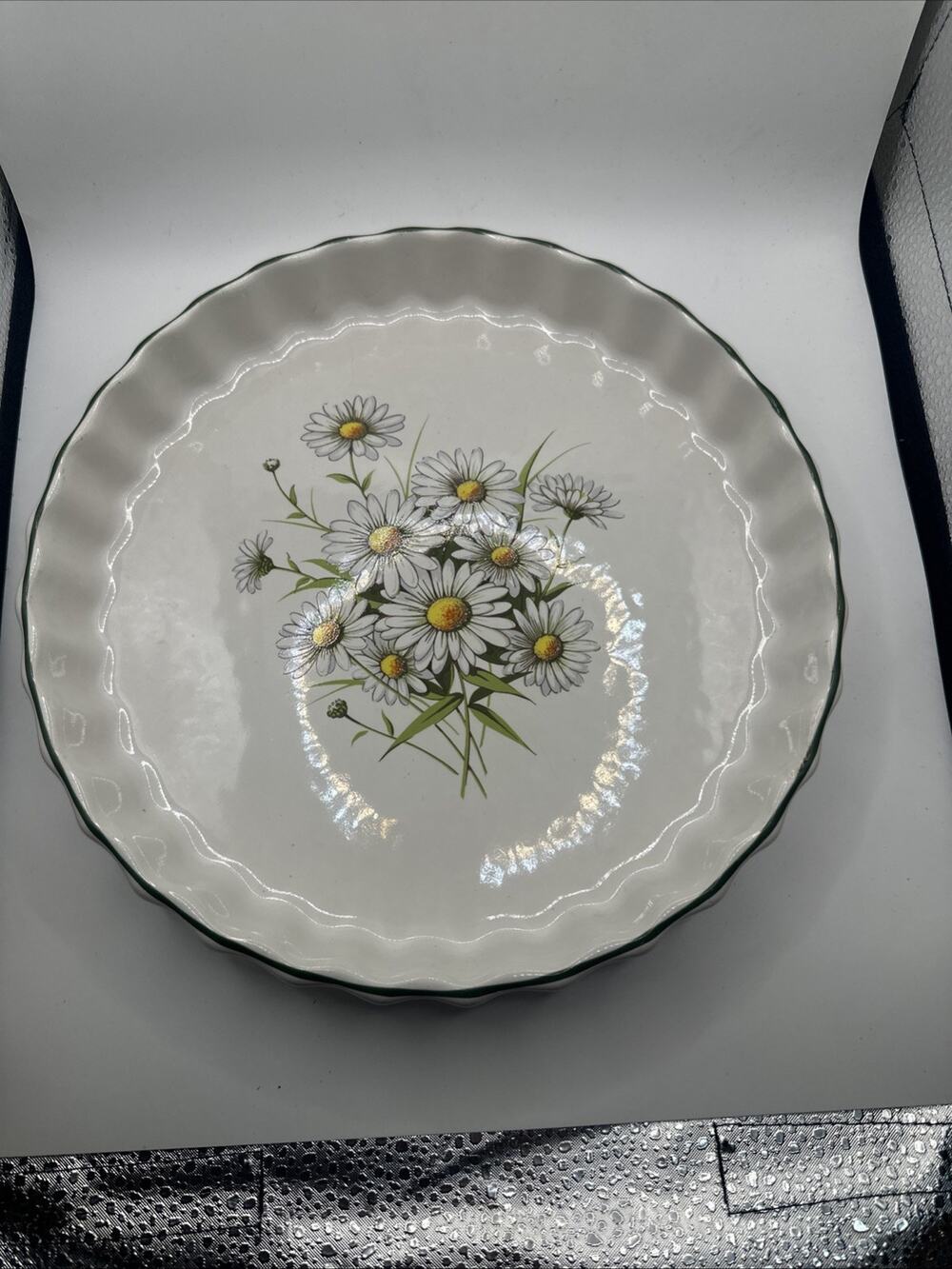 Ulster Ceramic Quiche Dish with Daisy Center - Made in England